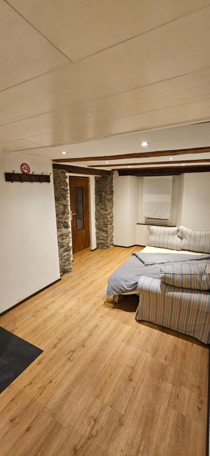 Airolo With Private Parking Apartment Exterior photo